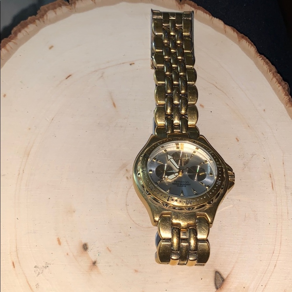 Armitron Men’s gold‎ tone Watch water 165 Resist